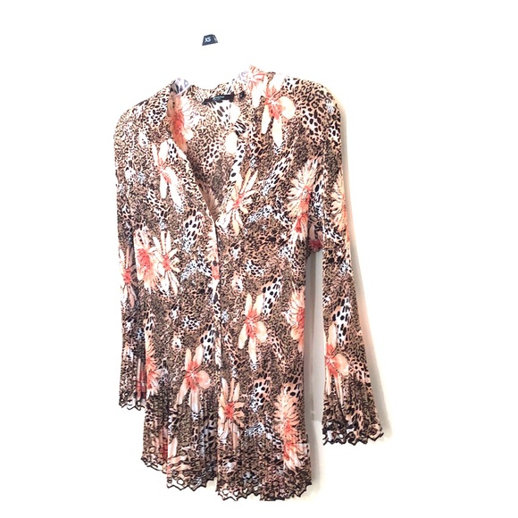 Floral top - Picture 2 of 8